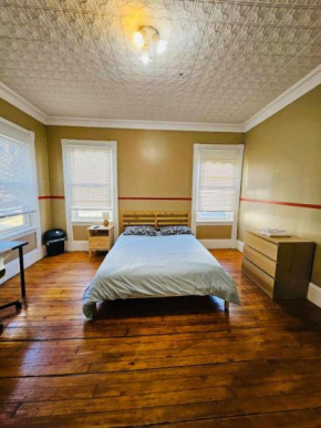 Nice large room in Federal Hill with shared bath and kitchen ac